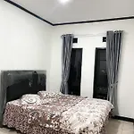 Villa Sindang Restu Sr Cisarua 4Br 20 Pax